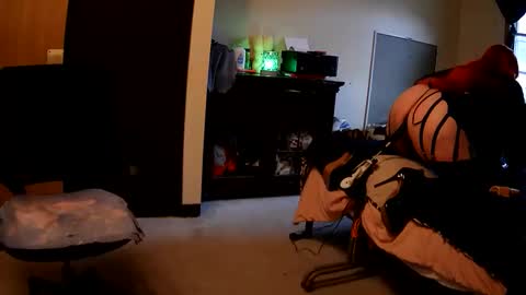 Snapshot of robinhead1981 chatting on 03/16/26, 01:59 RobinHEAD online show from 03/16/26, 01:59