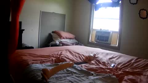 Snapshot of robinhead1981 chatting on 04/15/26, 03:41 RobinHEAD online show from 04/15/26, 03:41