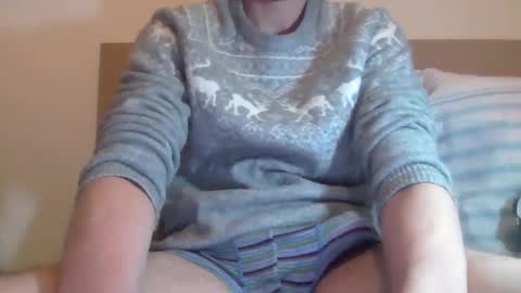 Snapshot of robinlondon chatting on 12/27/24, 04:54 robinlondon online show from 12/27/24, 04:54