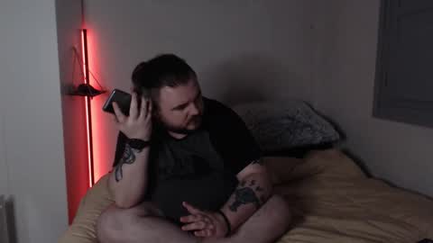 Robin online show from 11/23/25, 10:42