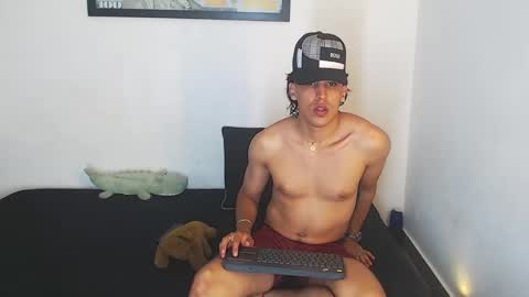 Snapshot of robisson_zack chatting on 11/11/25, 10:10 Robisson Zack online show from 11/11/25, 10:10