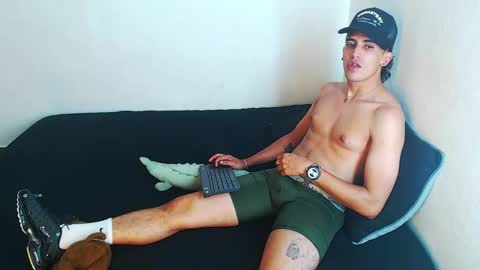 Snapshot of robisson_zack chatting on 11/25/25, 01:38 Robisson Zack online show from 11/25/25, 01:38