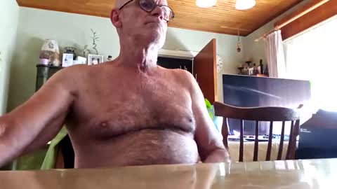 Snapshot of robke1966 chatting on 11/07/25, 10:15 robke1966 online show from 11/07/25, 10:15