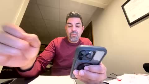 Snapshot of roblatino12 chatting on 01/10/25, 11:29 roblatino12 online show from 01/10/25, 11:29