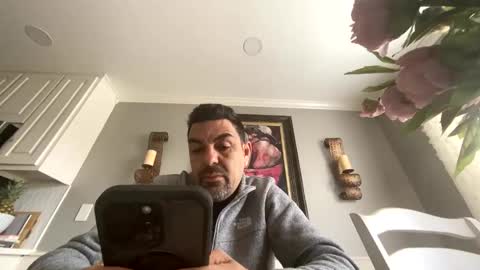 Snapshot of roblatino12 chatting on 03/04/25, 02:42 roblatino12 online show from 03/04/25, 02:42