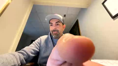 Snapshot of roblatino12 chatting on 10/21/25, 06:41 roblatino12 online show from 10/21/25, 06:41