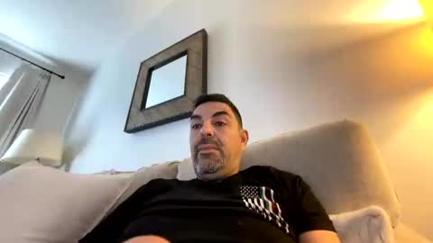 Snapshot of roblatino12 chatting on 11/09/25, 03:43 roblatino12 online show from 11/09/25, 03:43