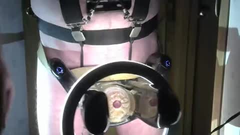 Snapshot of robodickmilker chatting on 11/26/25, 12:44 Robodickmilker online show from 11/26/25, 12:44