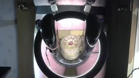 Snapshot of robodickmilker chatting on 12/20/25, 08:27 Robodickmilker online show from 12/20/25, 08:27