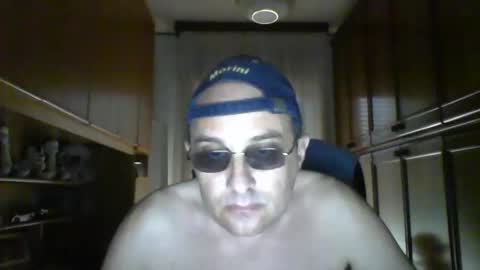 Snapshot of roby360 chatting on 03/09/25, 01:26 robertino online show from 03/09/25, 01:26
