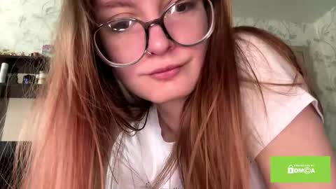 robynsentinella online show from 12/16/25, 12:48