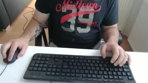 Snapshot of robzombi chatting on 09/11/25, 04:40 Rockbart online show from 09/11/25, 04:40