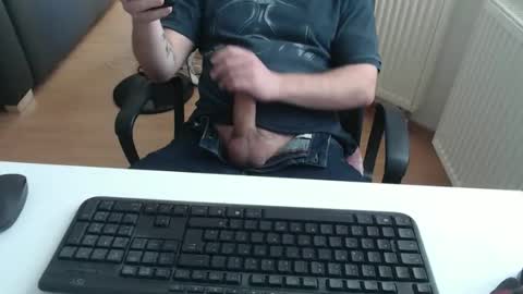 Snapshot of robzombi chatting on 04/23/26, 05:04 Rockbart online show from 04/23/26, 05:04