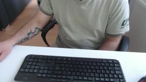 Snapshot of robzombi chatting on 04/25/26, 08:06 Rockbart online show from 04/25/26, 08:06