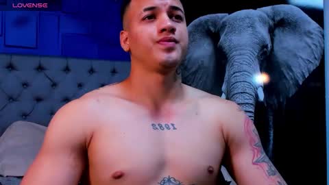 rocco_santos online show from 09/23/25, 05:43