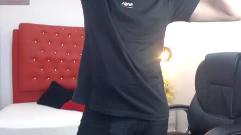 Snapshot of roccoallegeri chatting on 03/19/26, 12:31 Roccoallegeri online show from 03/19/26, 12:31