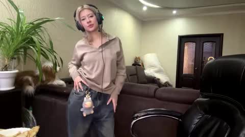 Anny online show from 02/02/26, 10:58