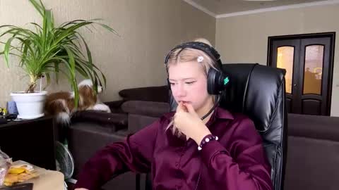 Anny online show from 02/04/26, 10:21