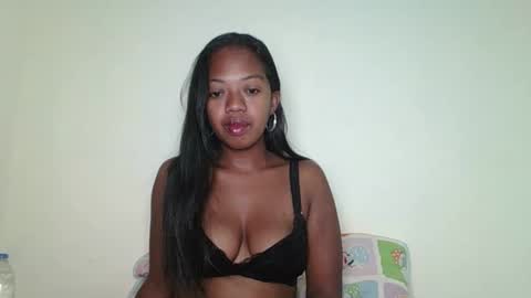 Snapshot of rochellinah chatting on 04/22/26, 08:17 rochellinah online show from 04/22/26, 08:17