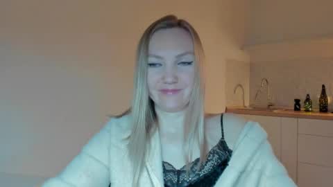 Snapshot of rock__baby chatting on 03/25/26, 09:54 rock__baby online show from 03/25/26, 09:54