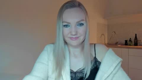 Snapshot of rock__baby chatting on 04/03/26, 10:19 rock__baby online show from 04/03/26, 10:19