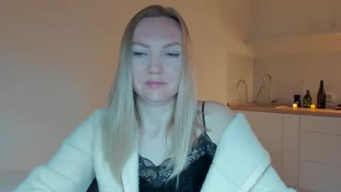 Snapshot of rock__baby chatting on 04/17/26, 11:30 rock__baby online show from 04/17/26, 11:30