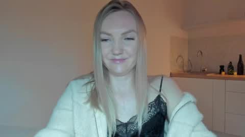 Snapshot of rock__baby chatting on 05/04/26, 10:50 rock__baby online show from 05/04/26, 10:50