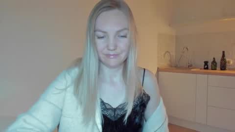 Snapshot of rock__baby chatting on 06/06/26, 10:36 rock__baby online show from 06/06/26, 10:36
