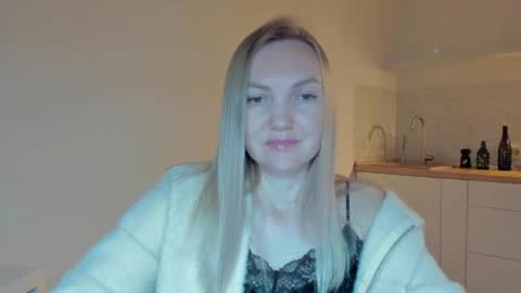 Snapshot of rock__baby chatting on 06/08/26, 01:28 rock__baby online show from 06/08/26, 01:28