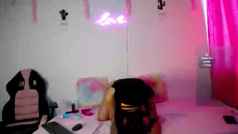 Snapshot of rocker_chica_camila chatting on 03/18/26, 02:31 Camila online show from 03/18/26, 02:31