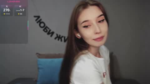 Snapshot of rocketsgirl chatting on 10/13/25, 05:51 rocketsgirl online show from 10/13/25, 05:51