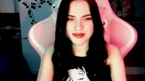 Snapshot of rockstar_girlfr chatting on 12/11/24, 10:36 Sophie online show from 12/11/24, 10:36