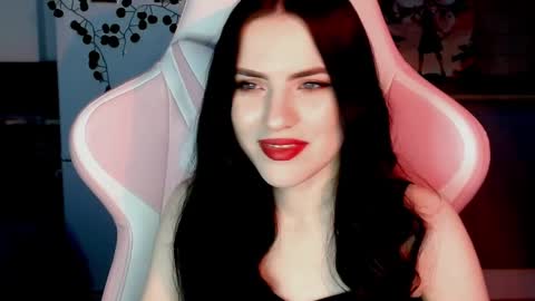 Snapshot of rockstar_girlfr chatting on 12/13/24, 10:19 Sophie online show from 12/13/24, 10:19