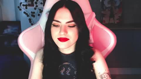 Snapshot of rockstar_girlfr chatting on 02/06/25, 10:37 Sophie online show from 02/06/25, 10:37