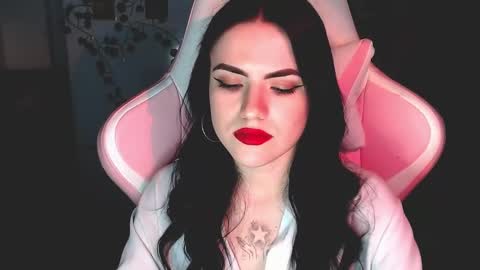 Snapshot of rockstar_girlfr chatting on 02/06/25, 04:47 Sophie online show from 02/06/25, 04:47