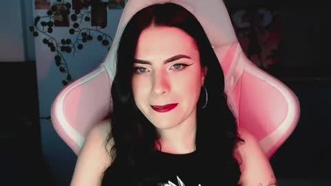 Snapshot of rockstar_girlfr chatting on 03/06/25, 10:52 Sophie online show from 03/06/25, 10:52