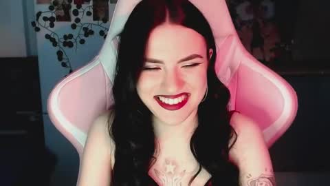 Snapshot of rockstar_girlfr chatting on 03/08/25, 01:25 Sophie online show from 03/08/25, 01:25