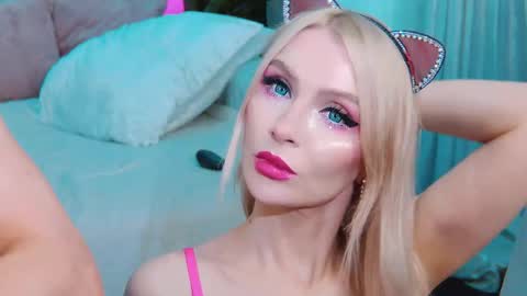 Lina and Den online show from 09/18/25, 10:06