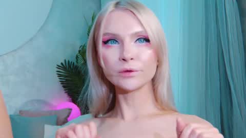 Lina and Den online show from 10/16/25, 09:54