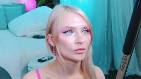 Lina and Den online show from 10/17/25, 10:29