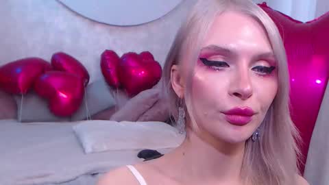 Snapshot of rockstarsgames chatting on 02/20/26, 07:10 Lina and Den online show from 02/20/26, 07:10