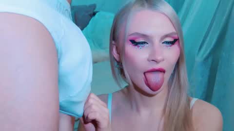 Snapshot of rockstarsgames chatting on 03/02/26, 10:11 Lina and Den online show from 03/02/26, 10:11