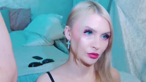 Snapshot of rockstarsgames chatting on 03/17/26, 04:28 Lina and Den online show from 03/17/26, 04:28