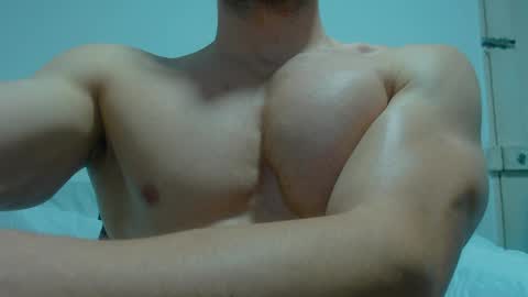 Snapshot of rocky_muscle chatting on 05/18/26, 04:40 rocky muscle online show from 05/18/26, 04:40
