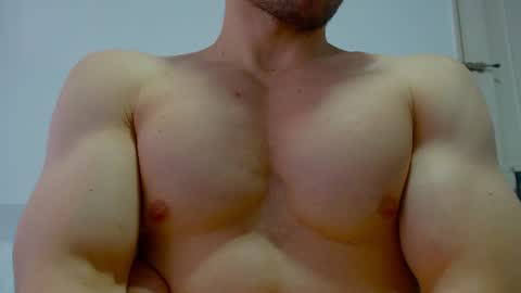 Snapshot of rocky_muscle chatting on 06/10/26, 05:34 rocky muscle online show from 06/10/26, 05:34