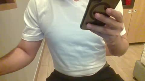 Snapshot of rockysam090 chatting on 10/13/25, 10:48 rockysam090 online show from 10/13/25, 10:48