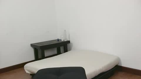 Snapshot of rofflust chatting on 02/02/26, 04:00 Roff Lust online show from 02/02/26, 04:00