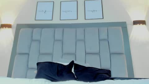 Snapshot of roger_wesley__ chatting on 01/18/25, 05:41 Roger Wesley online show from 01/18/25, 05:41