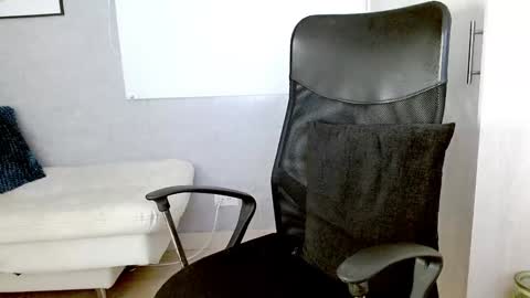 Snapshot of rogers_p chatting on 12/18/24, 08:57 Rogers online show from 12/18/24, 08:57