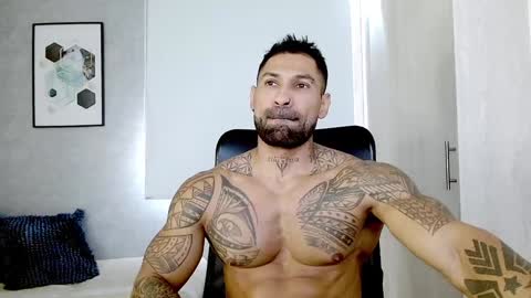 Snapshot of rogers_p chatting on 12/25/24, 02:56 Rogers online show from 12/25/24, 02:56